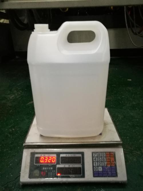 李东旭,公司经营范围包括:销售:塑料制品,